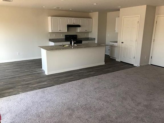 2nd image of 712 N Navajo Ln