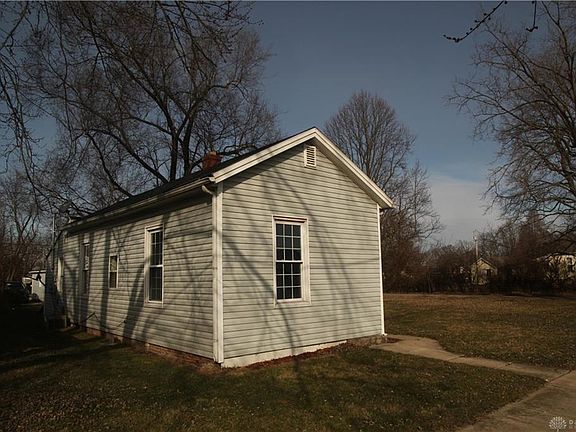 3rd image of 418 Cincinnati Ave