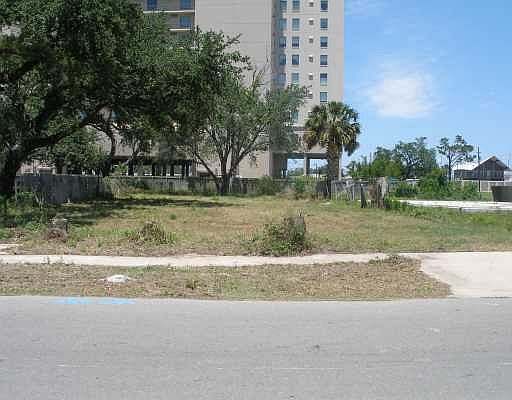 1st image of 237 W Robert E Lee Blvd