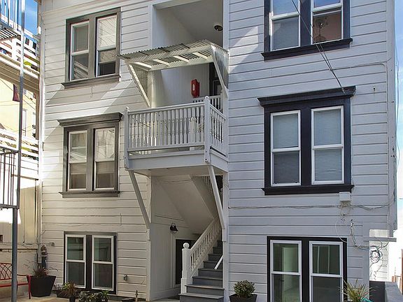 2nd image of 734 Green St #740