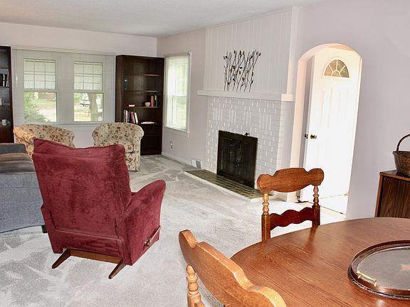 2nd image of 1201 Orchard Dr