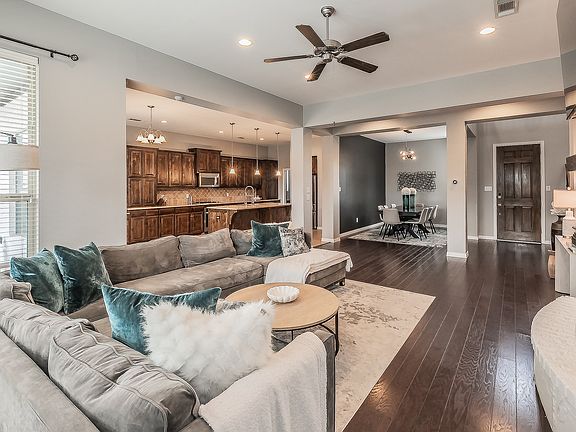 4th image of 1020 Longhill Way