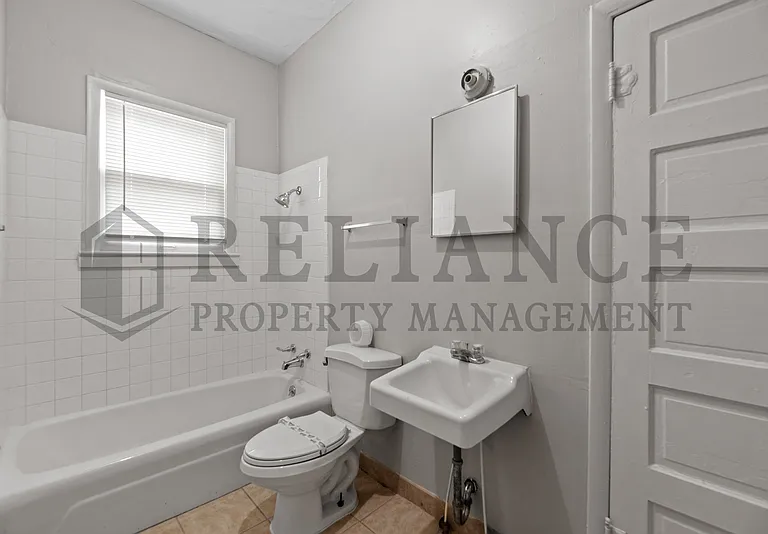 232 S Sedgwick St — Photo 31