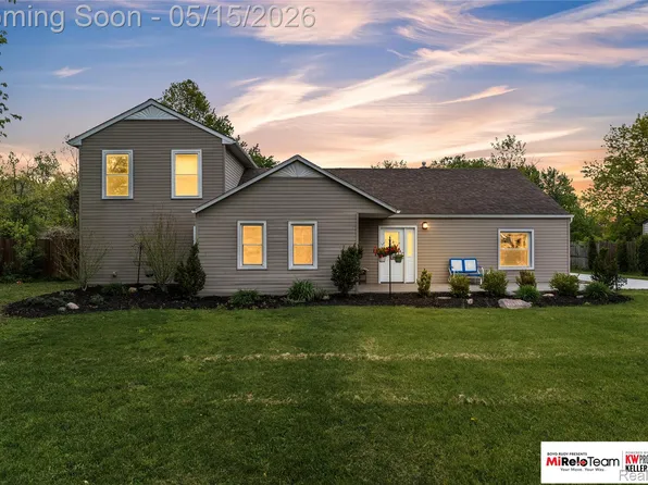 16245 Helen St, Southgate, MI 48195
