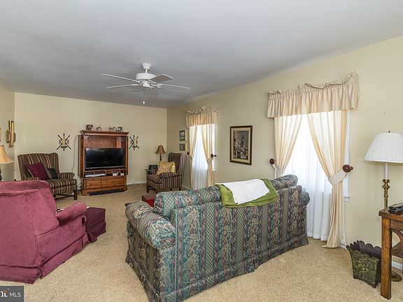 4th image of 310 N Porter St