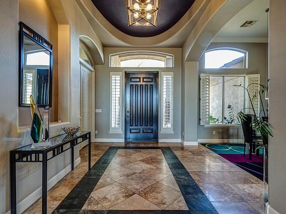 004_Beautiful Foyer