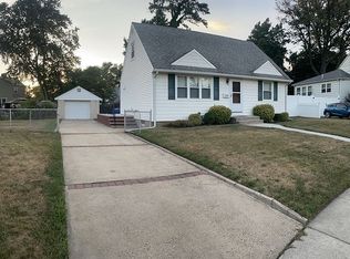 114 Warner St, Fords, NJ 08863