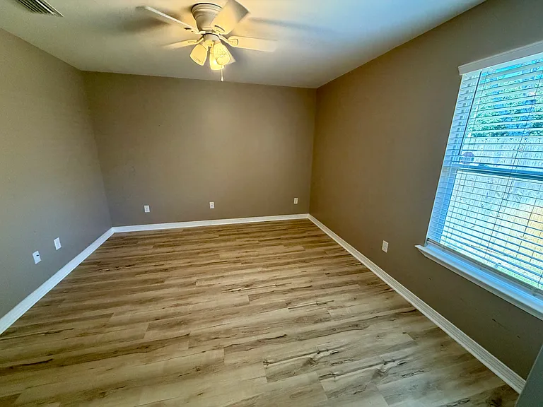 500 Baywood Ct — Photo 22