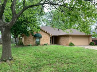 1302 N Flamingo Rd, Rogers, AR 72756