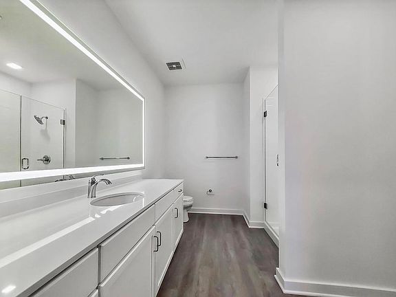 5th image of 4723 N Wolcott Ave #327