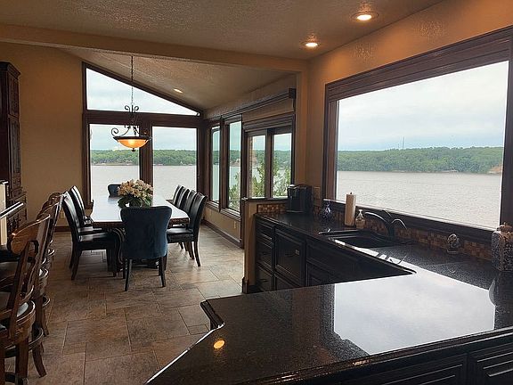 Entertaining Kitchen
