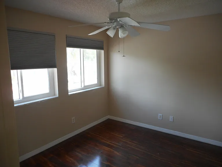 1741 SW 109th Ter — Photo 25