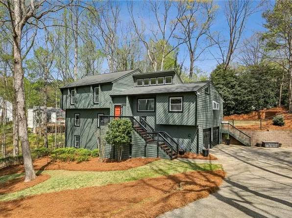 125 Brier Ct, Roswell, GA 30076