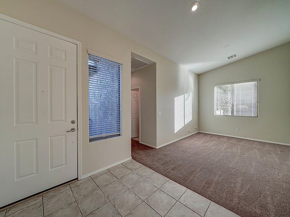 4th image of 2117 W Valencia Dr
