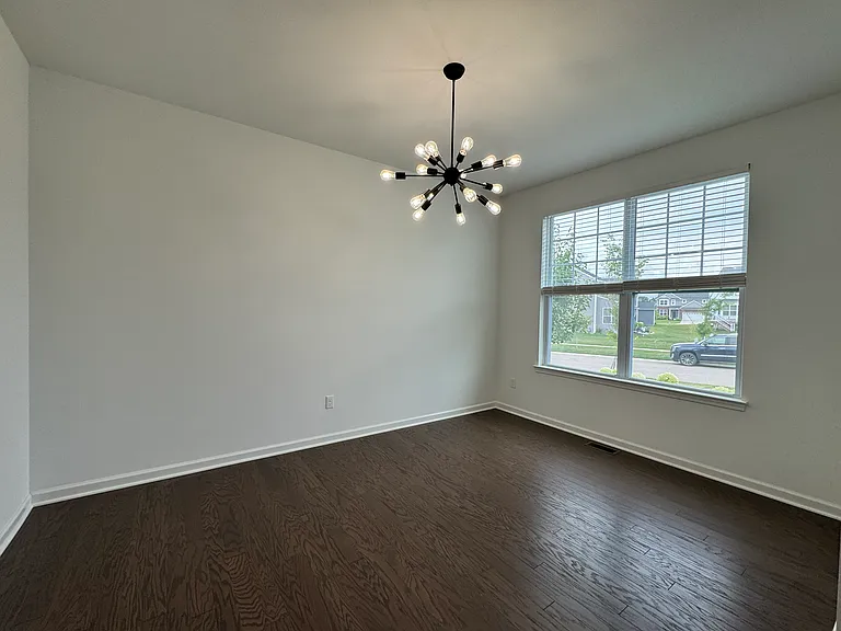 278 Springview St — Photo 4