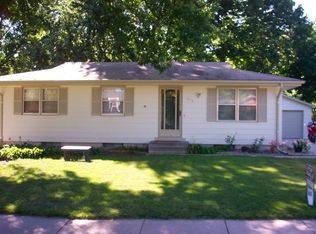 2009 Manor Ct, Lincoln, NE 68506