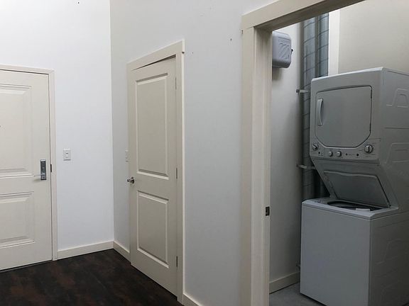 2nd image of 220 Herald Pl APT 311