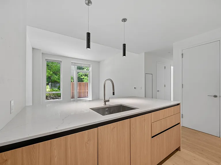 312 W 43rd St #2B — Photo 7