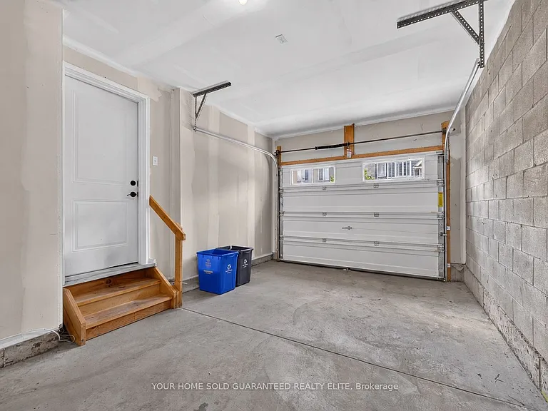 114 Dunrobin Ln — Photo 26
