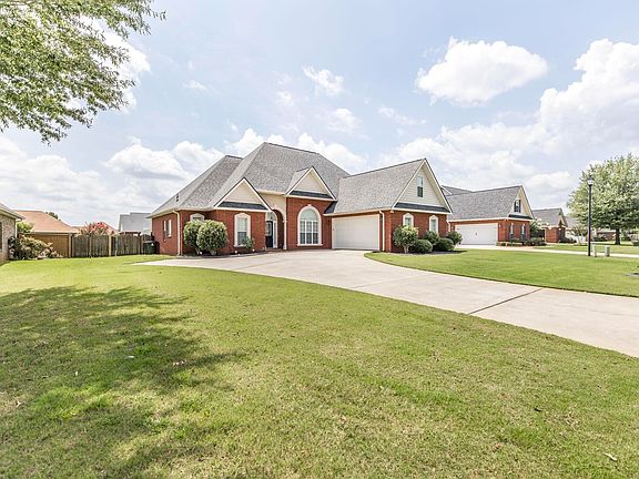 3rd image of 313 Rose Hill Dr