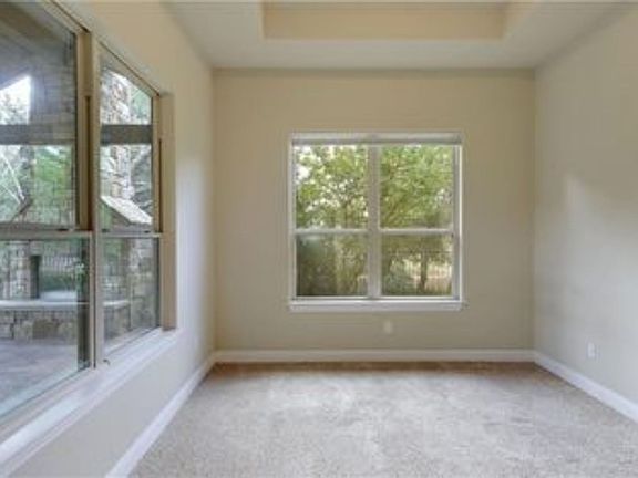 4th image of 312 Wellington Dr