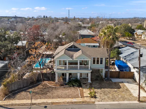 3221 N Flores, San Antonio, TX 78212