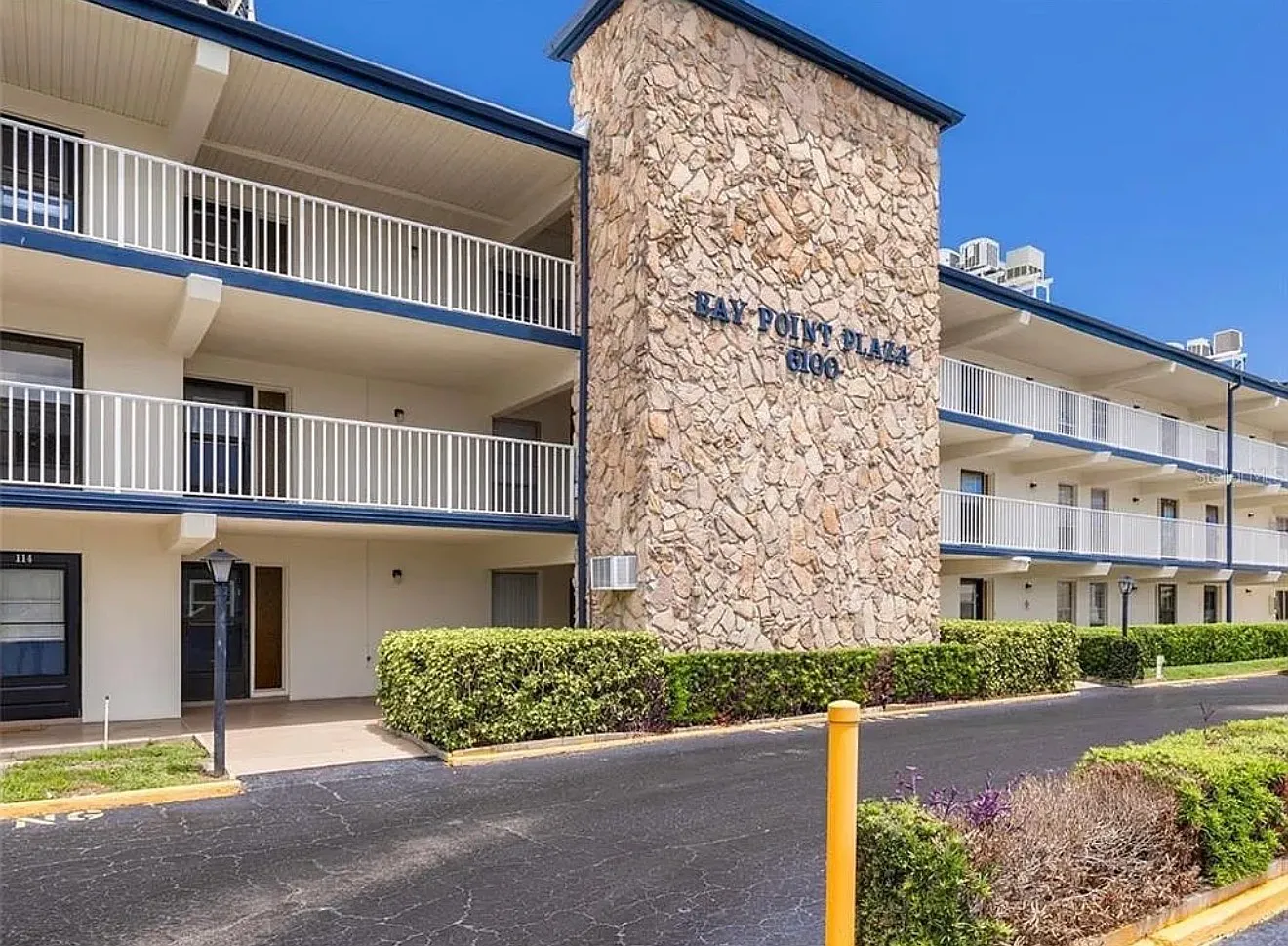 2 bed, 1200 sqft, $2,250 — Photo 2