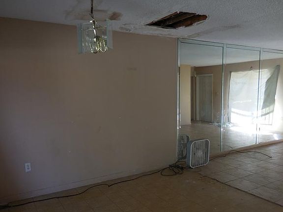 3rd image of 608 NW 179th St #608