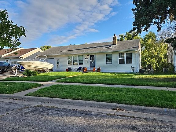 2nd image of 2066 Hyacinth Ave E