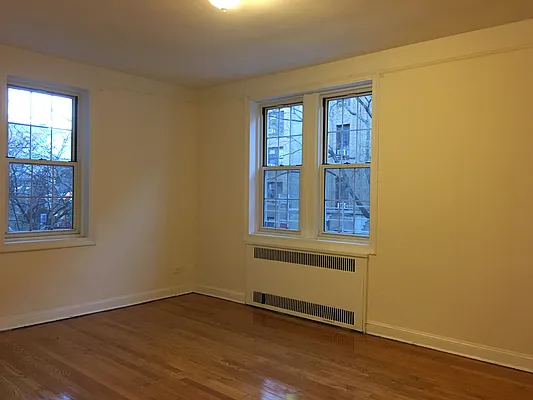 Rented by Eleni Moustakis LREB | media 18