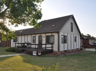 113 9th St E, Lemmon, SD 57638