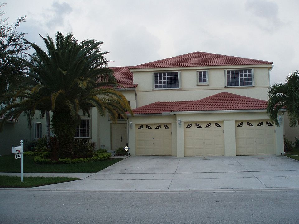 1st image of 837 Heritage Dr