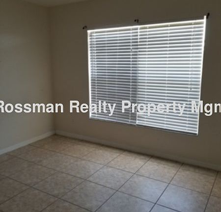 3rd image of 450 Windermere Dr