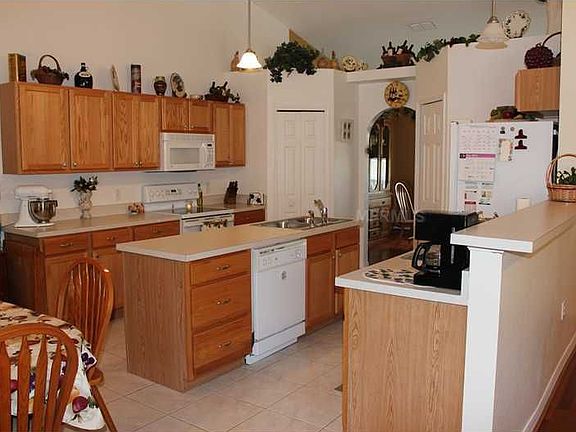 5th image of 31728 Parkdale Dr