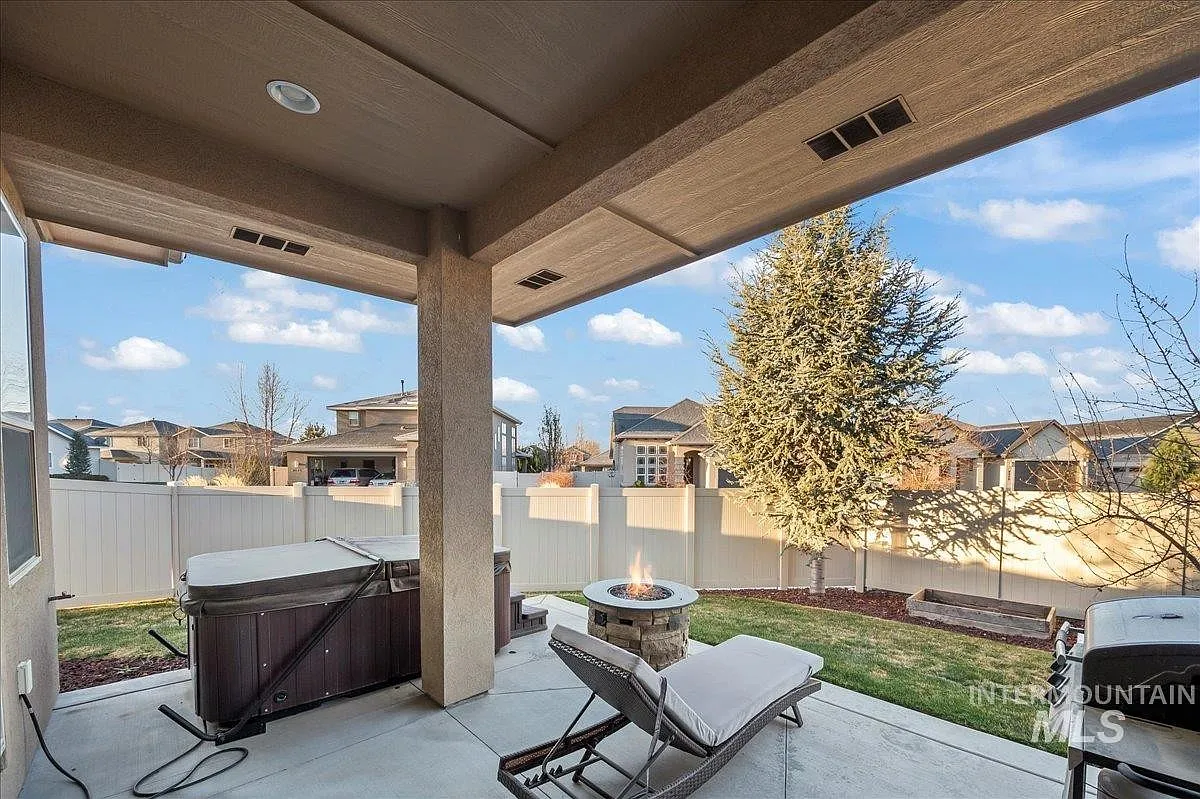 3 bed, 1787 sqft, $2,450 — Photo 3