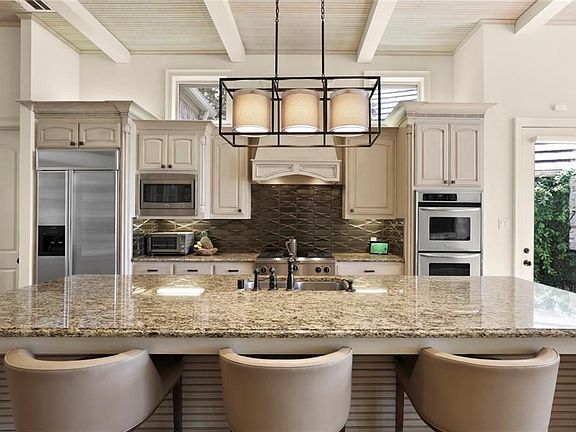 3rd image of 5740 Gleneagles Dr