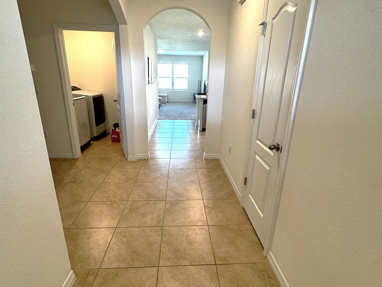 4 bed, 1828 sqft, $2,900 — Photo 4
