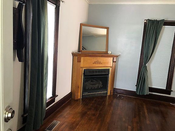 5th image of 253 Forest St