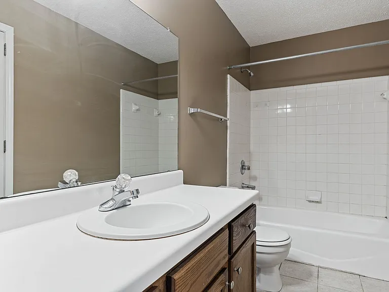 5049 Falling Creek Ln — Photo 7