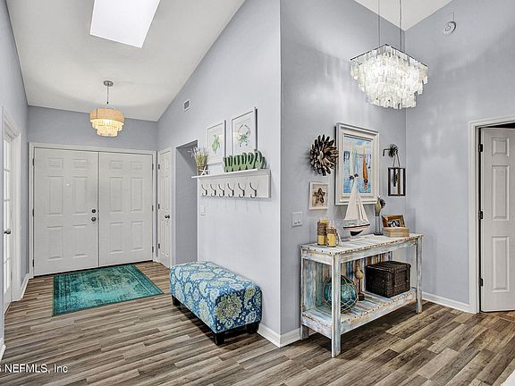 5th image of 246 WINTER SPRINGS Way