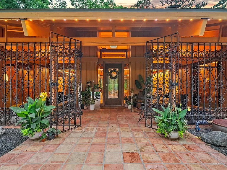 29 Winged Foot Dr — Photo 4