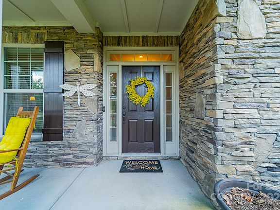 3rd image of 6417 Loyola Ct