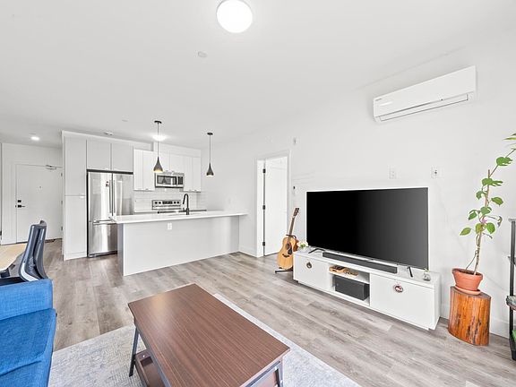 4th image of 12320 222nd St #213