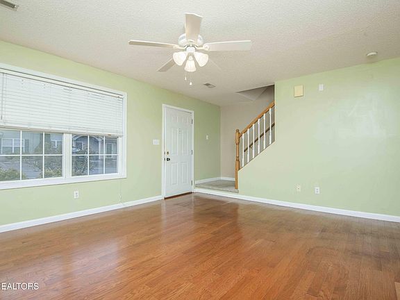 4th image of 3209 Quiet Way