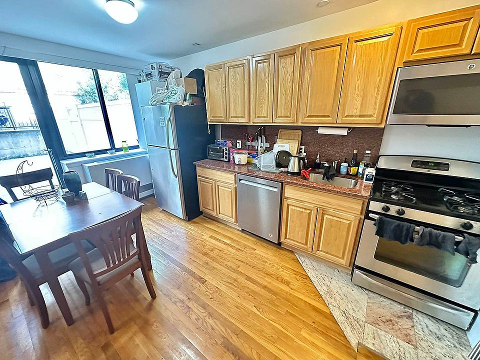 1st image of 229 E 13th St #Lb