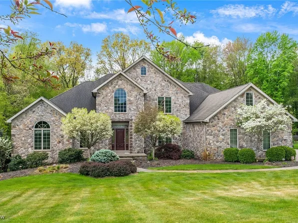 1160 Running Fox Ln, Clinton, OH 44216