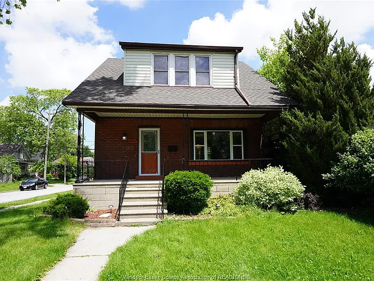 1450 Bruce Ave — Photo 1