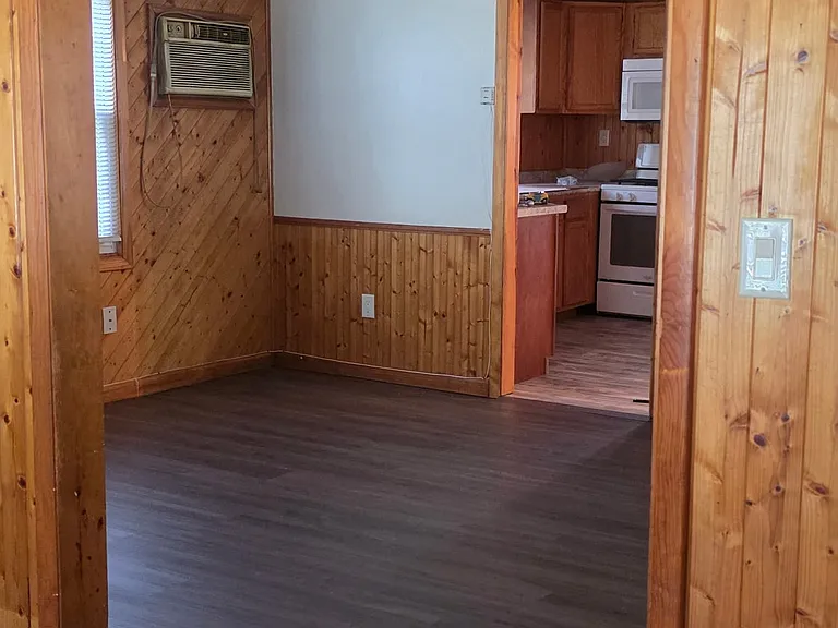 17 Westminster Park — Photo 4