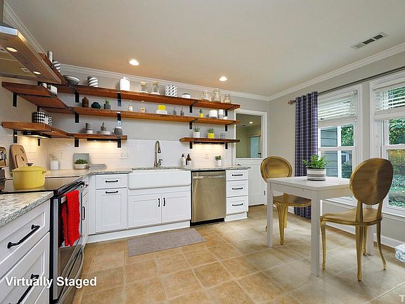 5th image of 105 Summerlin Dr