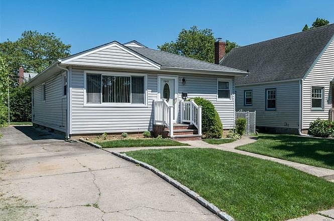 2nd image of 7847 Langdale St